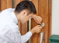 鍵穴にうまく鍵が刺さらない時は